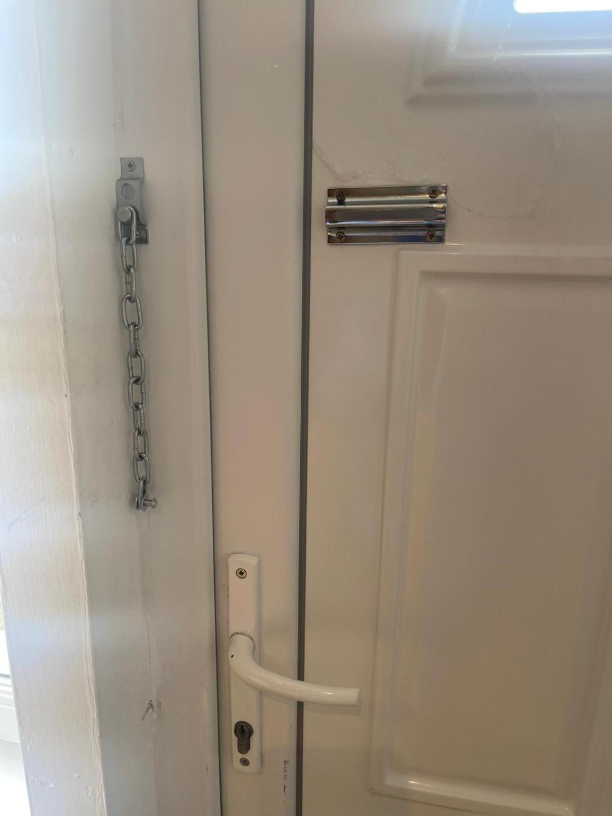One Bedroom In Spacious Bungalow, Free Parking & Private Entrance Единбург Екстериор снимка